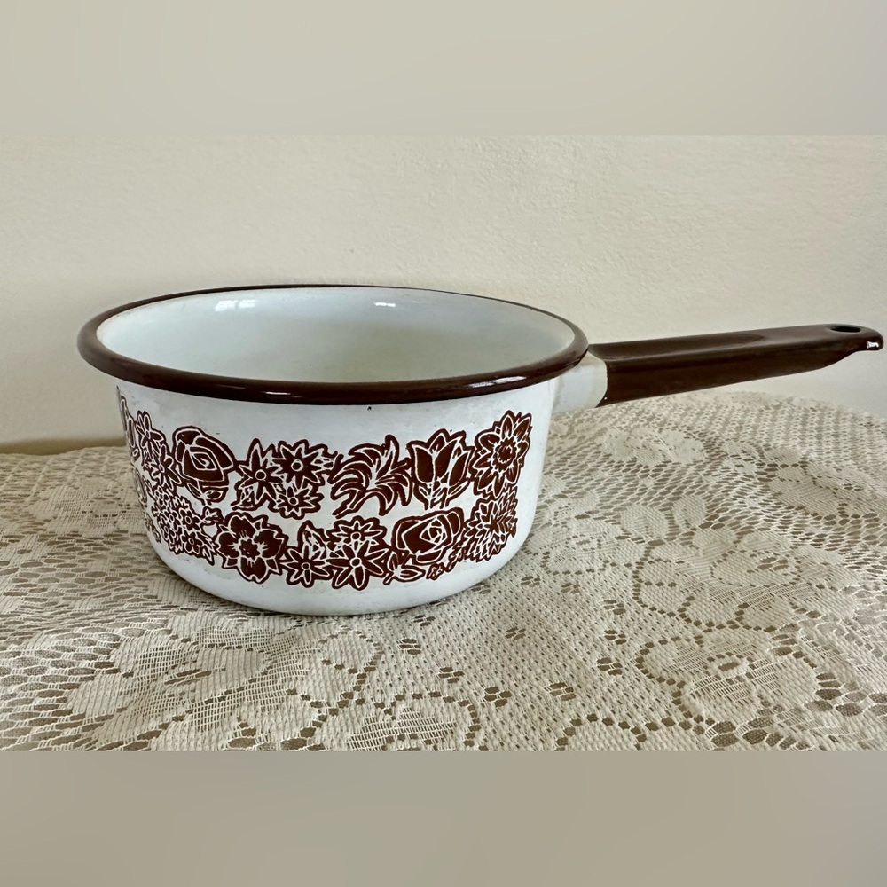 Cottagecore Floral Patterned Enamel Saucepan